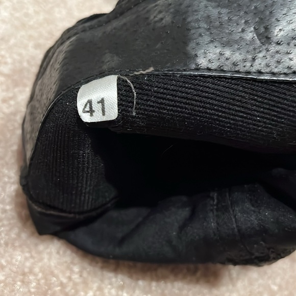 KHRIQ woman’s Blk pull on boot SZ 41 - Picture 10 of 12